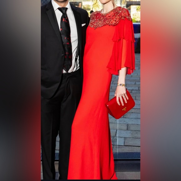 Jenny Packham red embellished gown - Picture 17 of 17